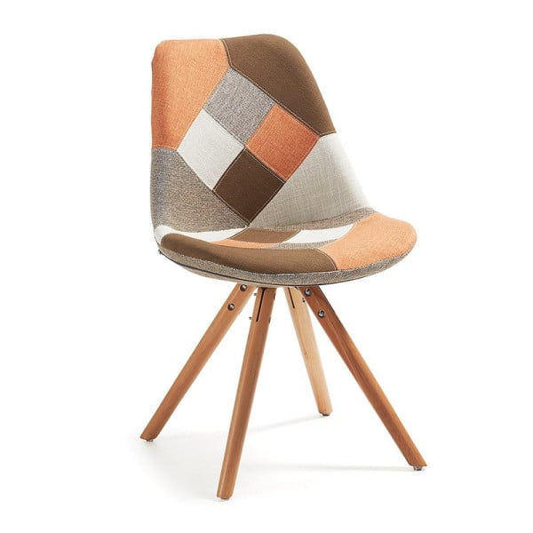 Moderne stoel met oranje patchwork